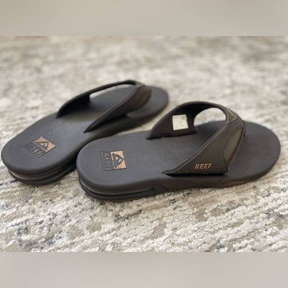 Reef Fanning BOTTLE OPENING Flip Flops Mens Size 12 Brown Sanda - Picture 6 of 8